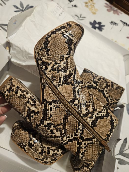 Чисто нови кожени боти Primark