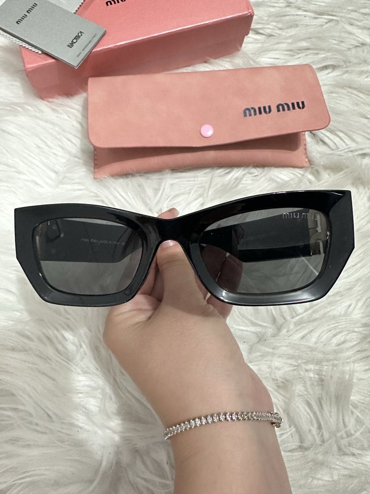 Miu Miu слънчеви очила