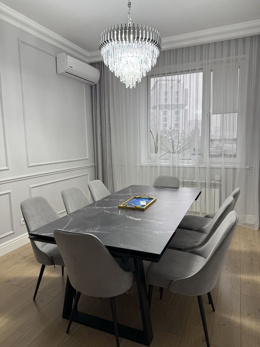 Продам стол с стульями !