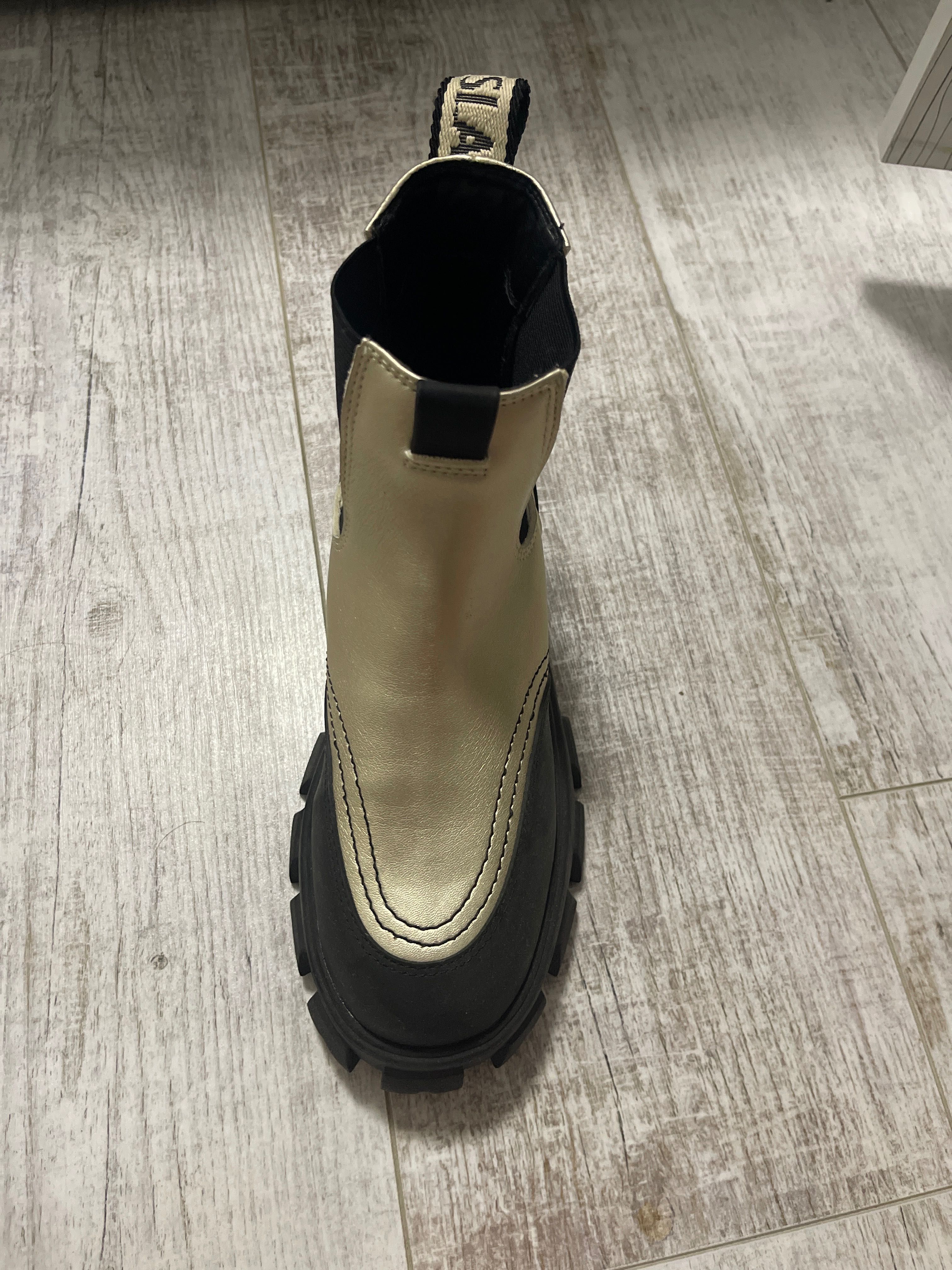 Дамски боти на английска марка River Island