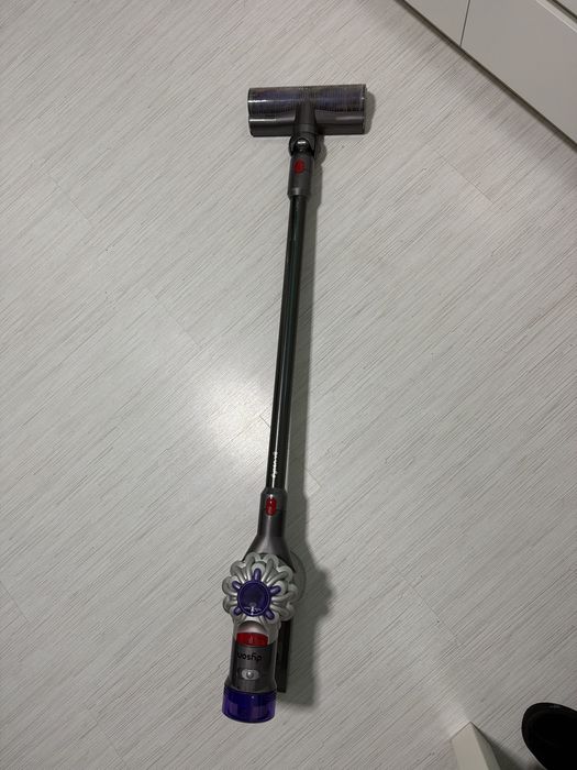 Aspirator Dyson V8 - stare foarte buna