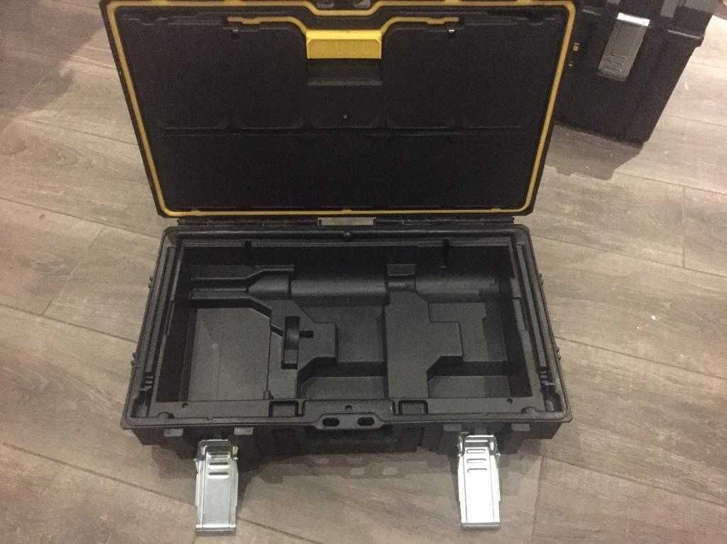 Нови куфари за инструменти Деволт Dewalt DS300 и DS150