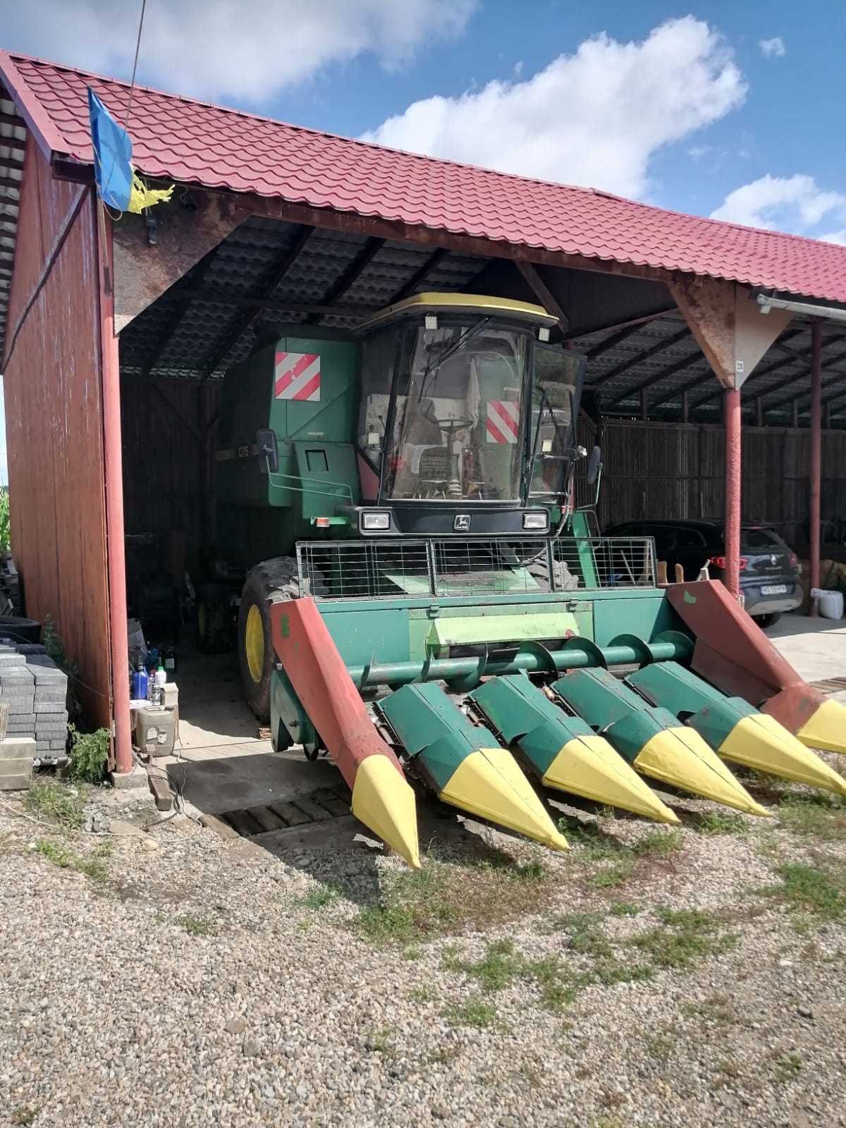 Combina John Deere 1075