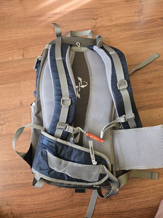 Rucsac munte Mountaintop, Cu husa ploaie, 40 l,  nou cu eticheta