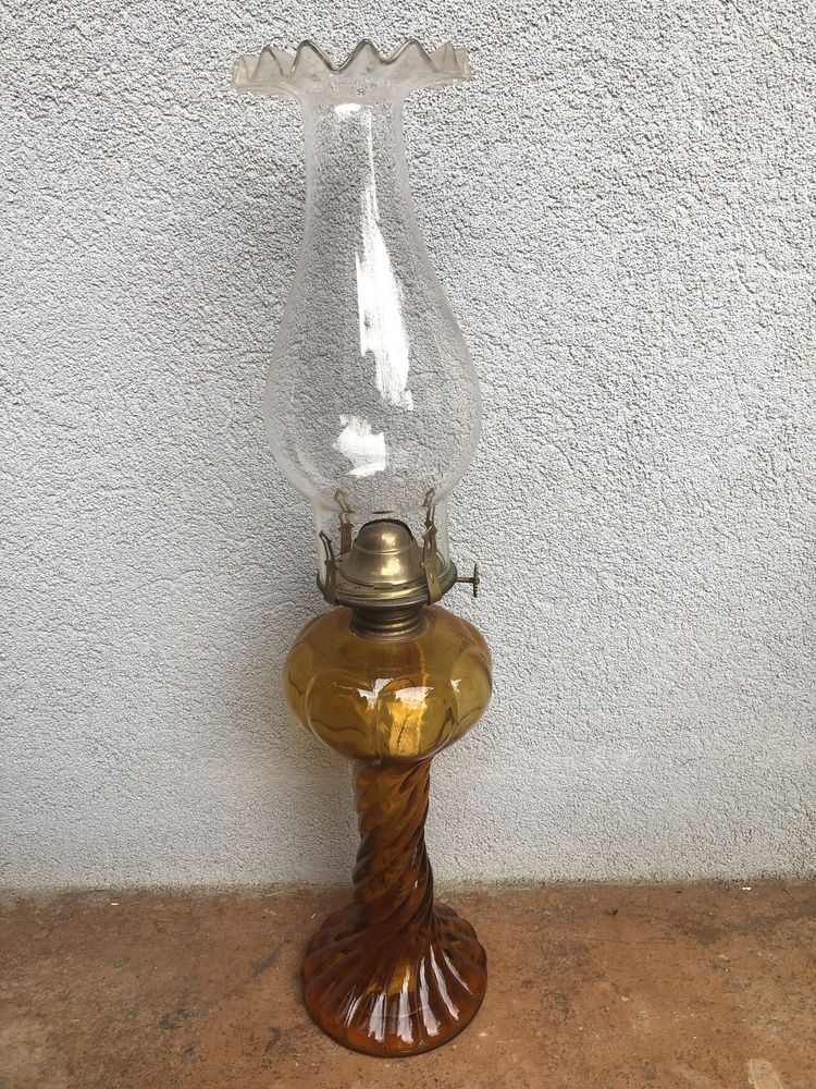 Lampa veche de gaz,petrol,englezeasca,din sticla,cu abajur