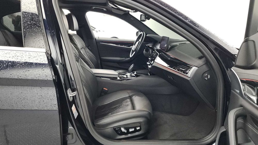 BMW 5-Series 523d M Sport   22