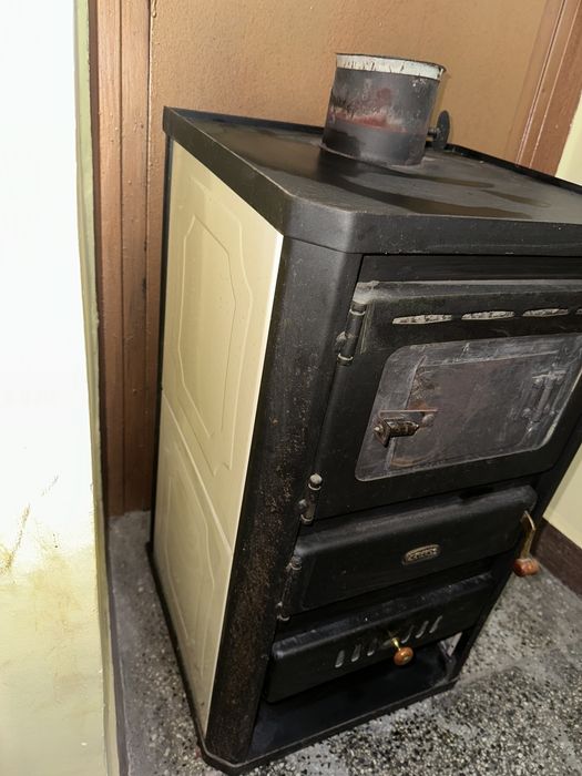 Печка Прити на твърдо гориво