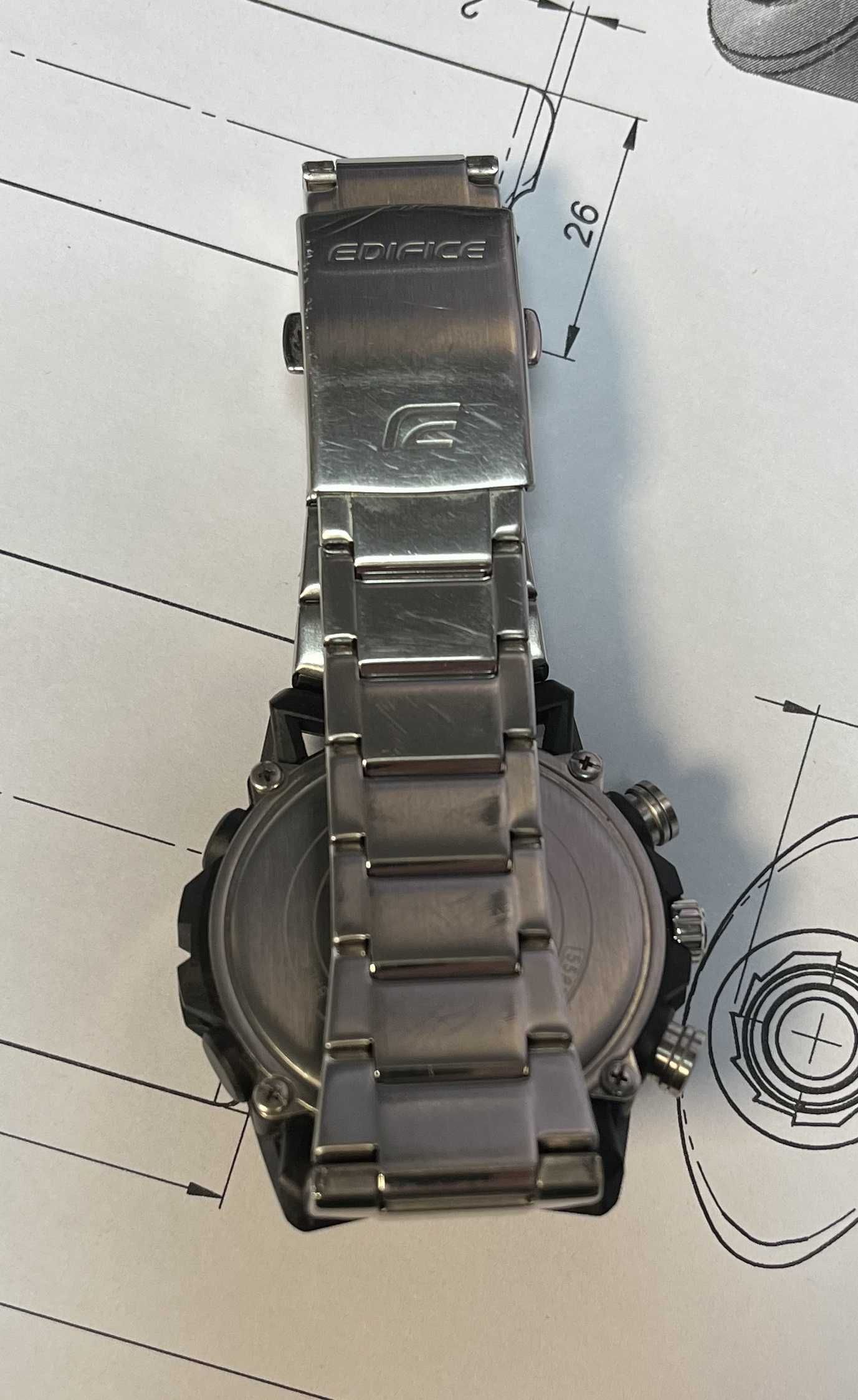 часовник Casio EFS-S640D