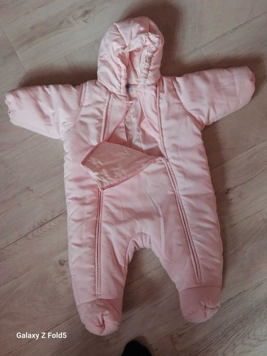 Бебешки зимен космонавт