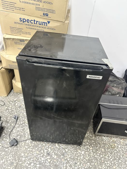 Срочно продам мини холодильник