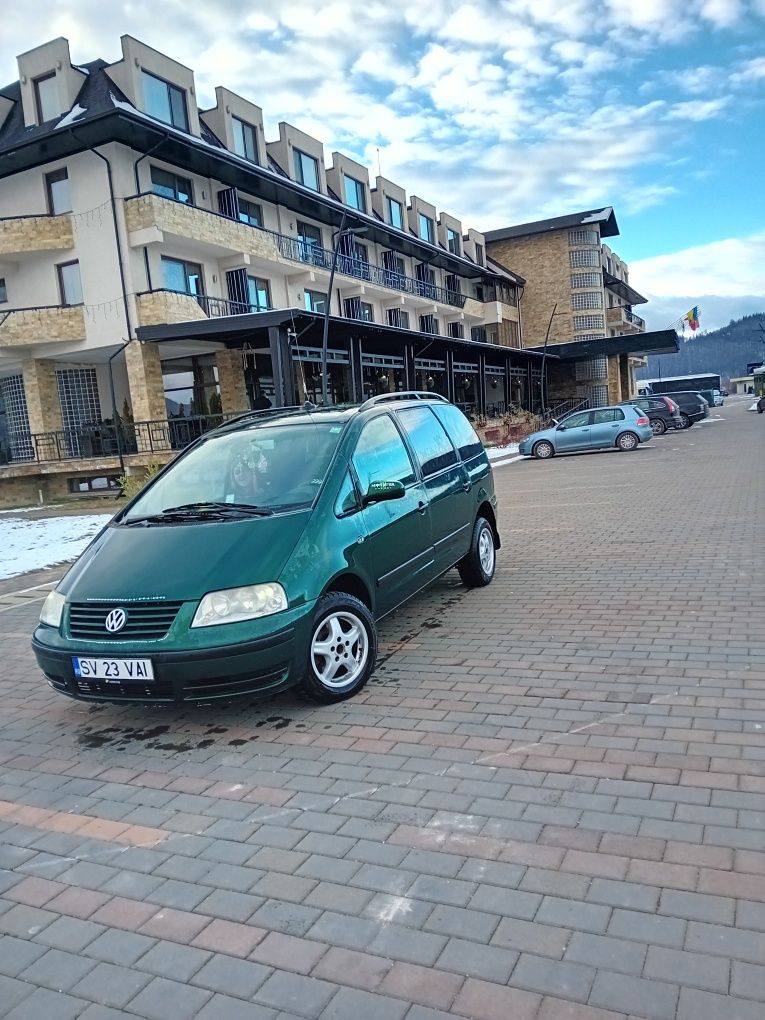 Vând Sharan 1.9 DTI. 116