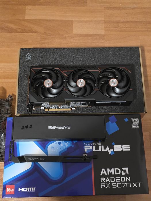 Placa video RX 9070 XT - Garanție 3 ani