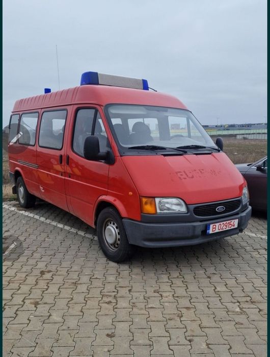 masina pompieri Ford varianta lung 8 locuri 650
Diesel 2496 cm3 
An fa