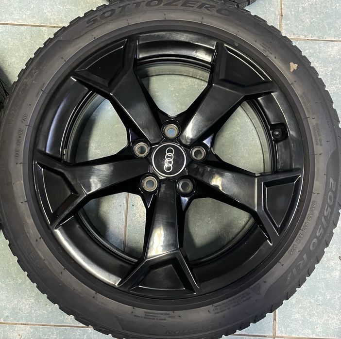 Jante aliaj R17 originale AUDI A3 205/50/17 Pirelli iarna
