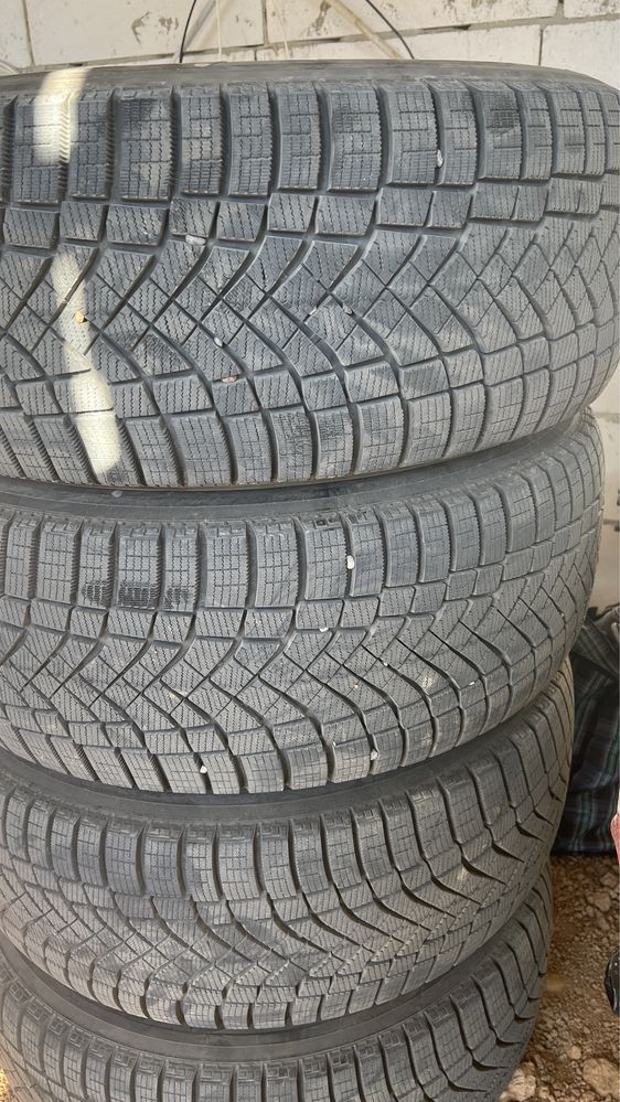 Продам резину 285/60 R18