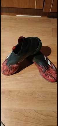 Vand Adidas predator .