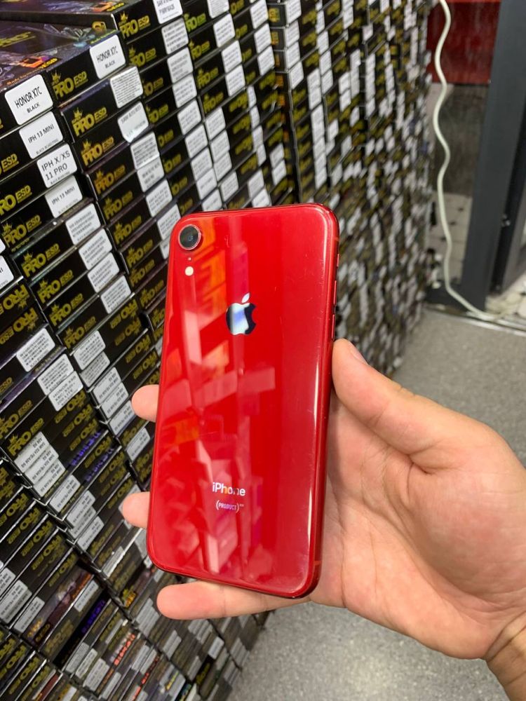 iPhone xr red 64GB