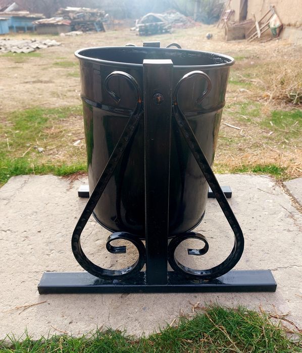 Урно для курение. Мусорное ведро