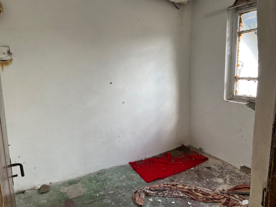 43,000 ЕВРО Камено Къща на 100м от Центъра със дворно място 650кв