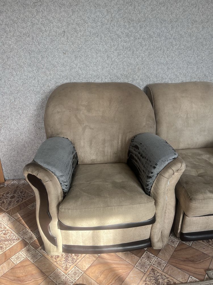 Продам диван с креслом