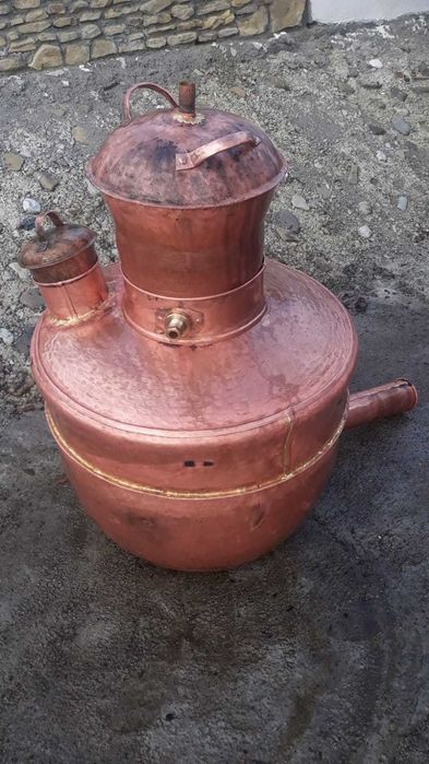 Vand Cazan de tuica din cupru (arama) de diferite modele si dimensiuni