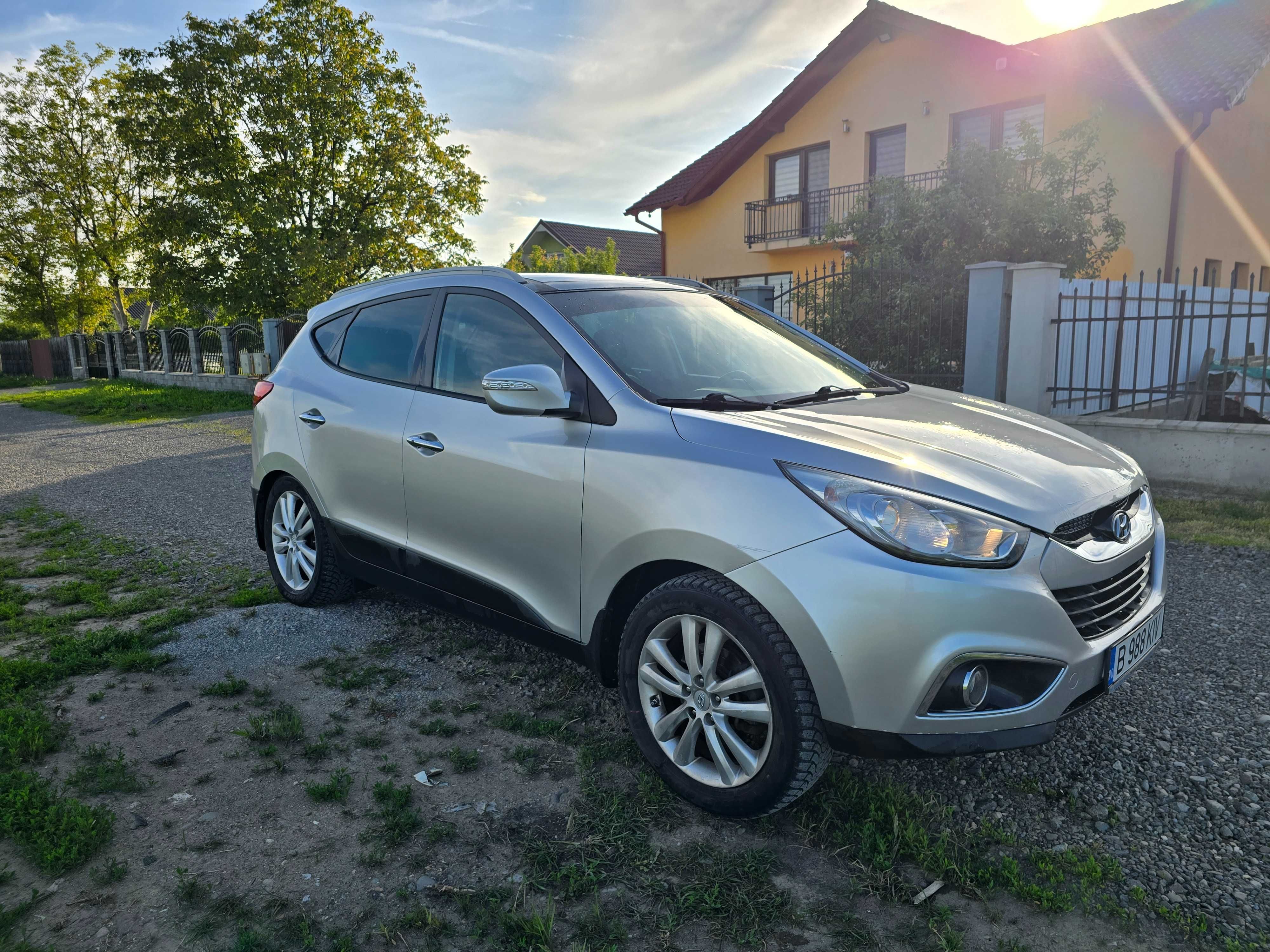 Vand Hyundai Ix35, diesel 2.0, automat, panoramic, carlig, 184 cp