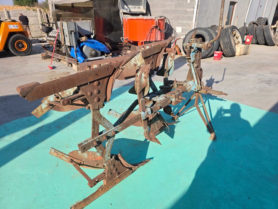 Plug Lemken reversibil manual cu  2 brazde
