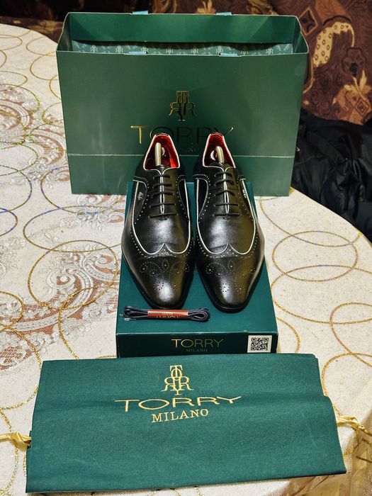 Vând pantofi Torry Milano mărimea 43