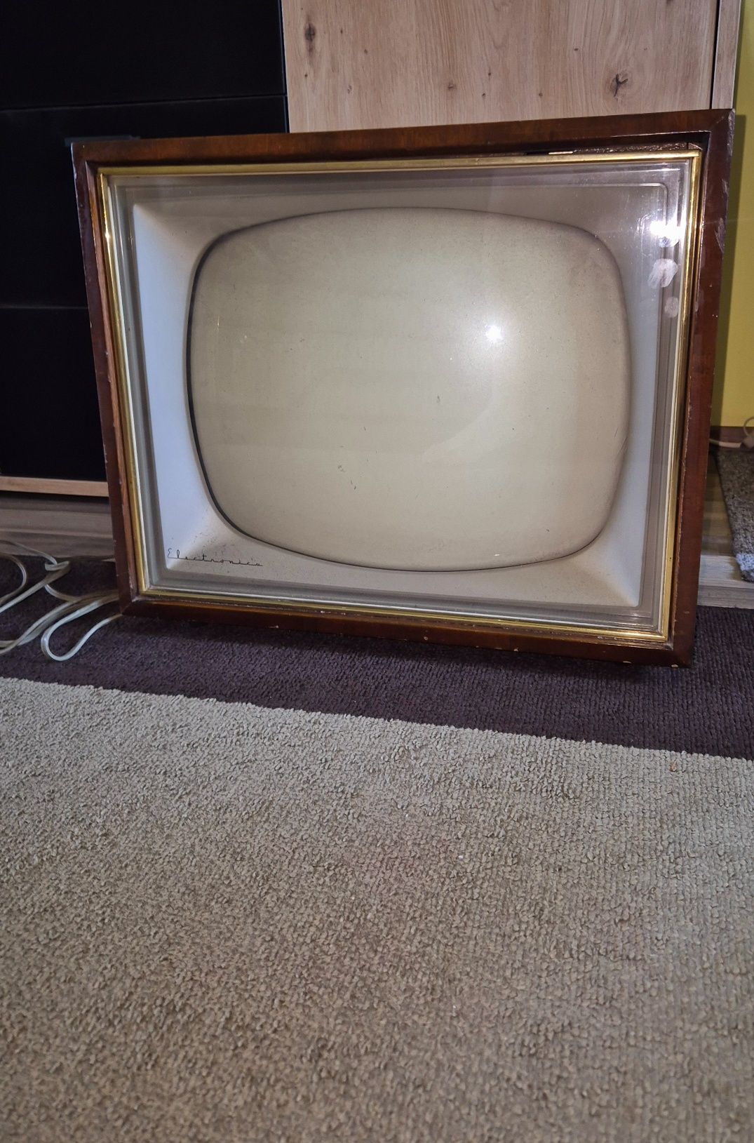 Televizor Electronica perioada comunista pe lămpi