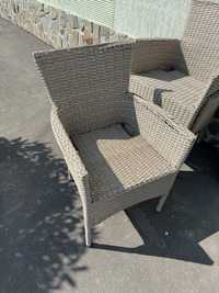 Masa cu scaune exterior