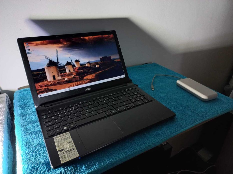 Laptop Acer Aspire E E5-521G-82S0