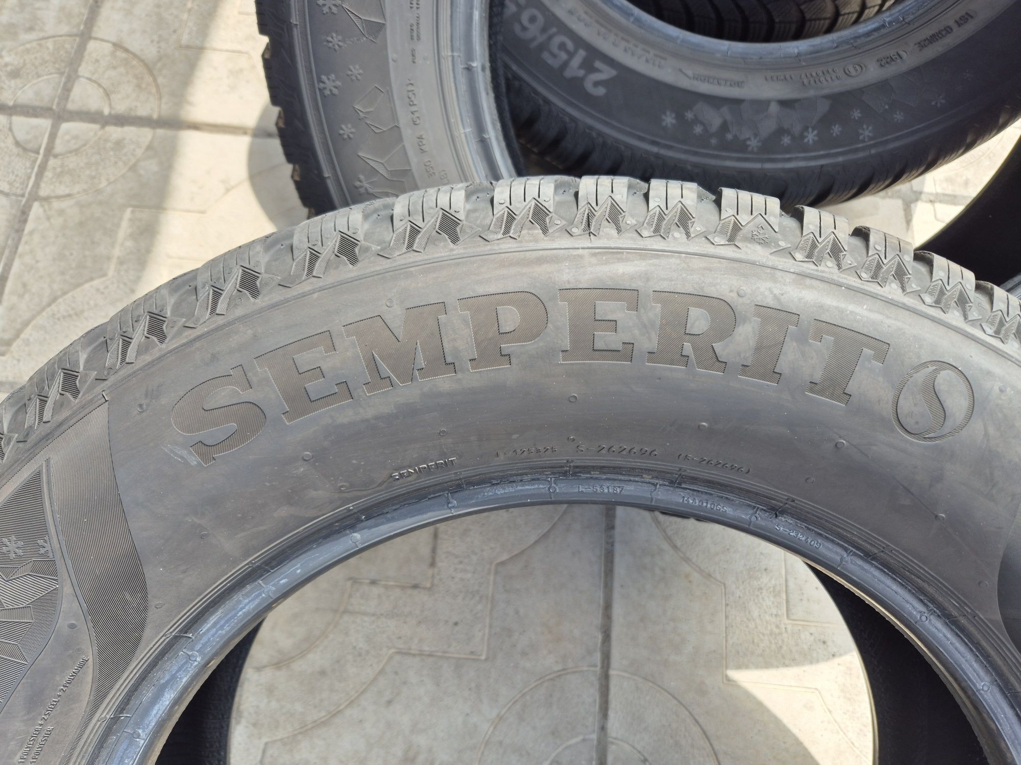 4бр.зимни гуми 215/65/16 98 H SEMPERIT