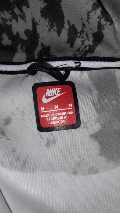 [ЧИСТО НОВ] Nike Tech Fleece Grey Camo на перфектна цена!