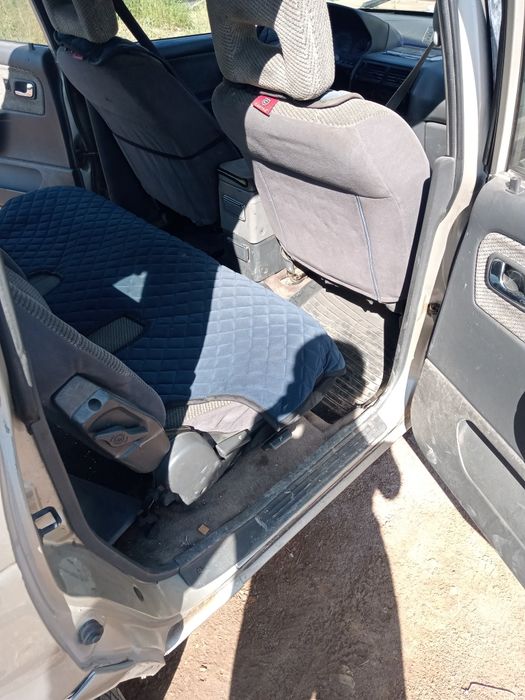 Митсубиси спейс вагон