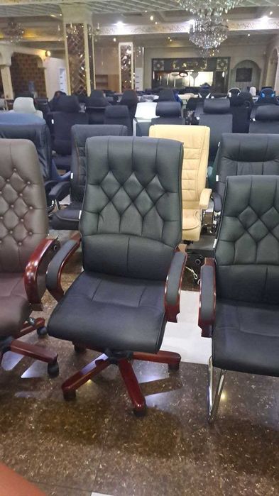 Офисное кресло Нельсон для солидных руководителей!