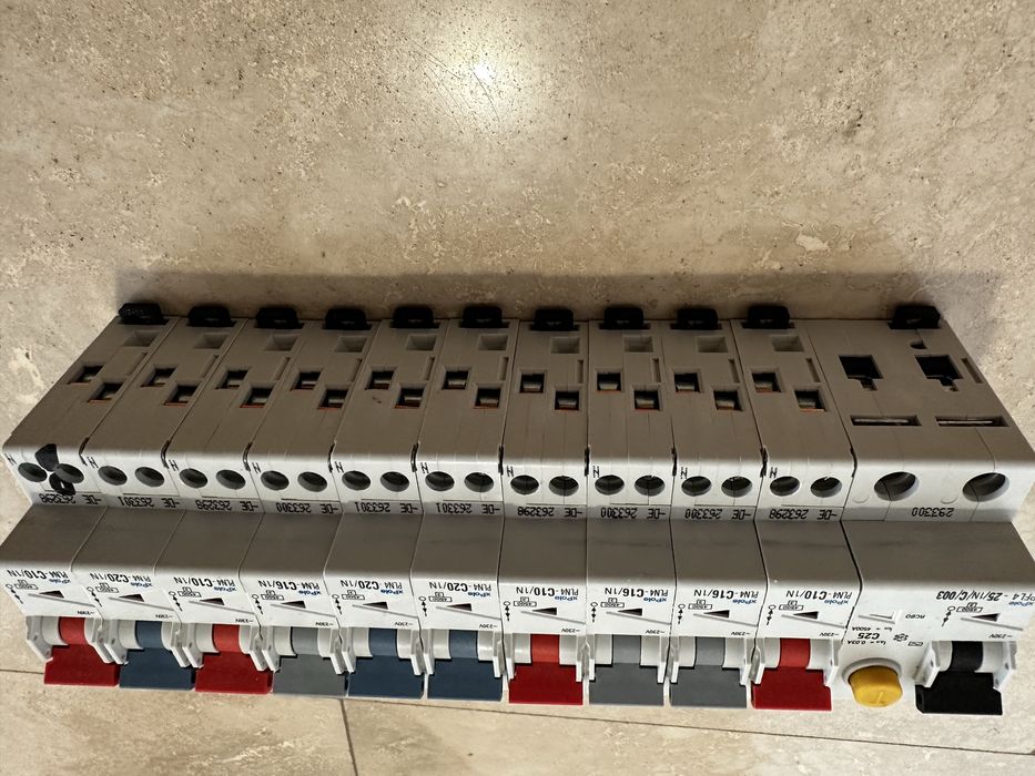 Intrerupatoare sigurante curent EATON