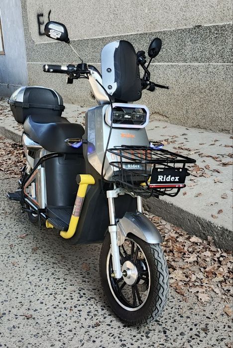 Скутер  электронный модель Ridek.