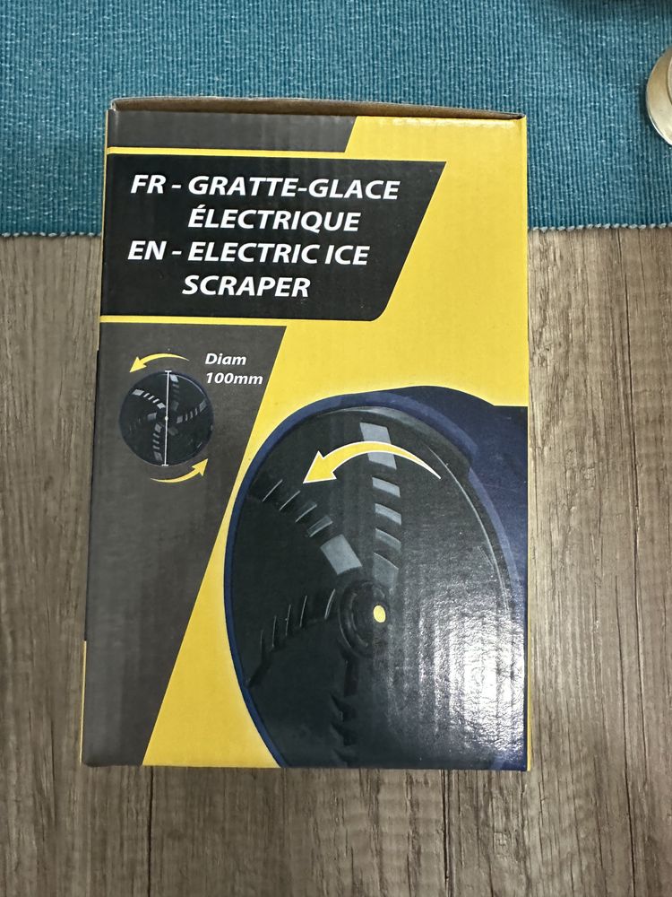 Racletă electrică pentru gheata