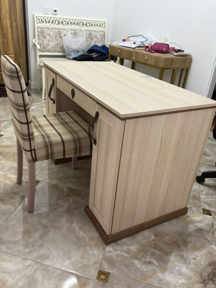 Стол  со стулом