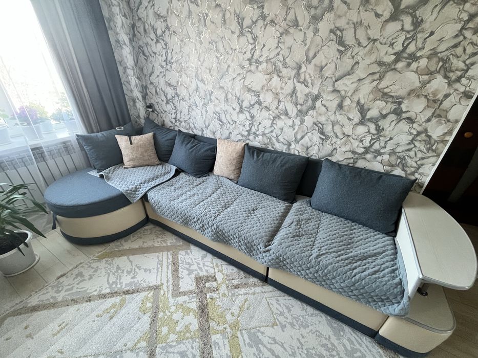 Диван для гостей