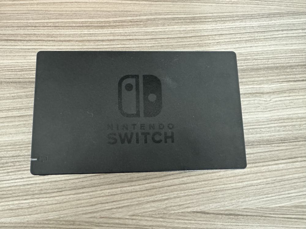 Consola NINTENDO Switch (Joy-Con Neon Red/Blue)+The legend of Zelda