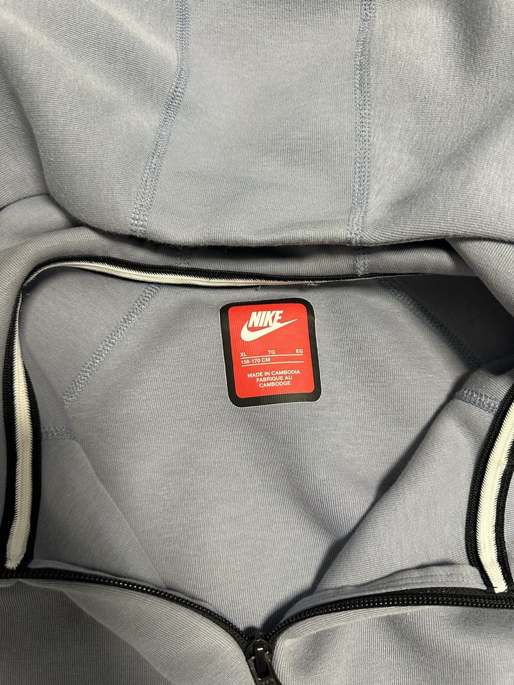 Юношески анцуг nike tech fleece