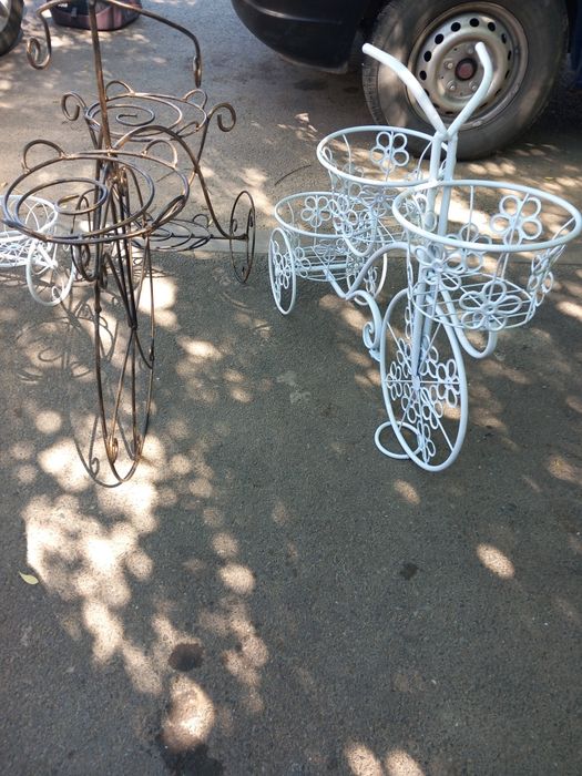 Biciclete suport ornamente flori.