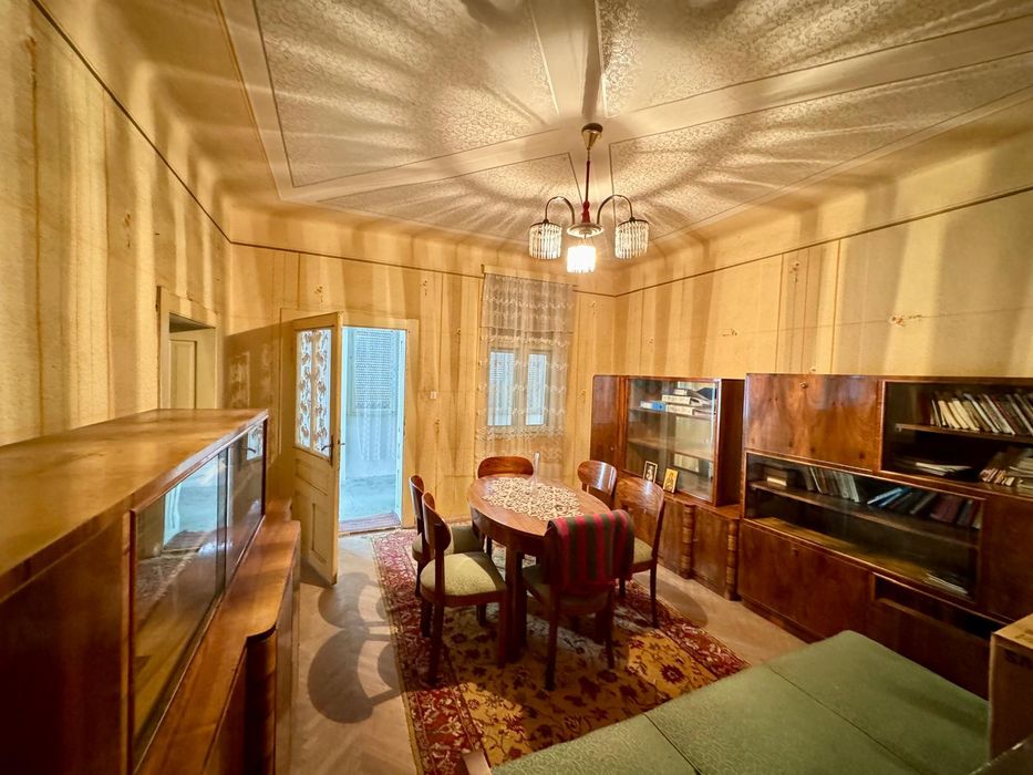 Mobila sufragerie lemn nuc