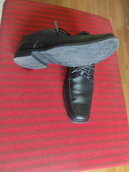 Pantofi din piele numărul 43