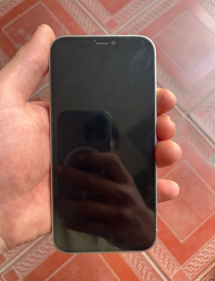 Iphone 12 pro sotiladi