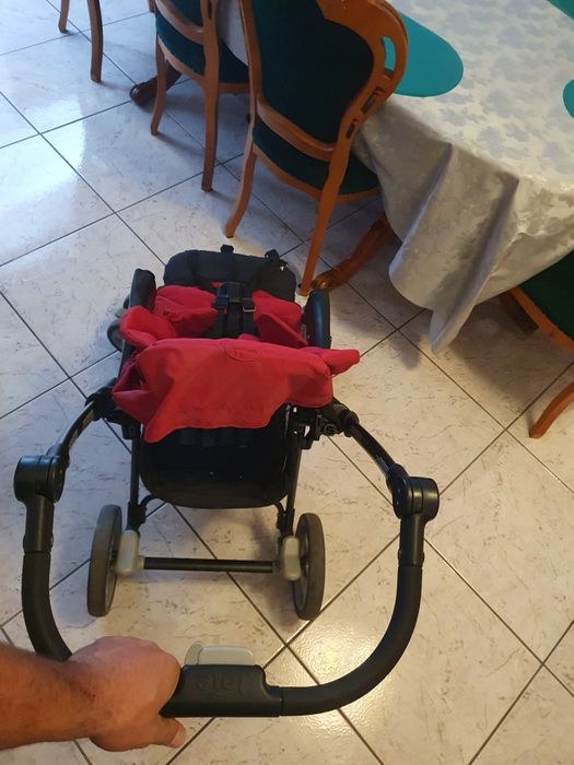 Vând cărucior Mothercare