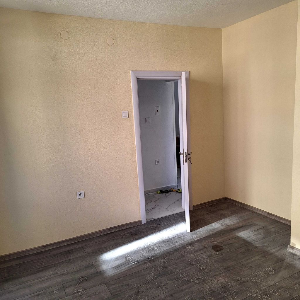 Продава се Тристаен апартамент в Смолян, в.з. Смолян - 100 кв.м за 880 €/кв.м - Снимка #8