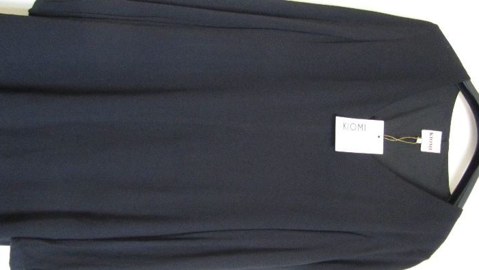 Продавам нова с етикет , стилна ,елегантна ,маркова рокля