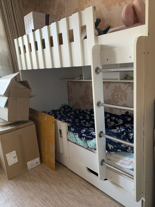 Двухярусная кровать